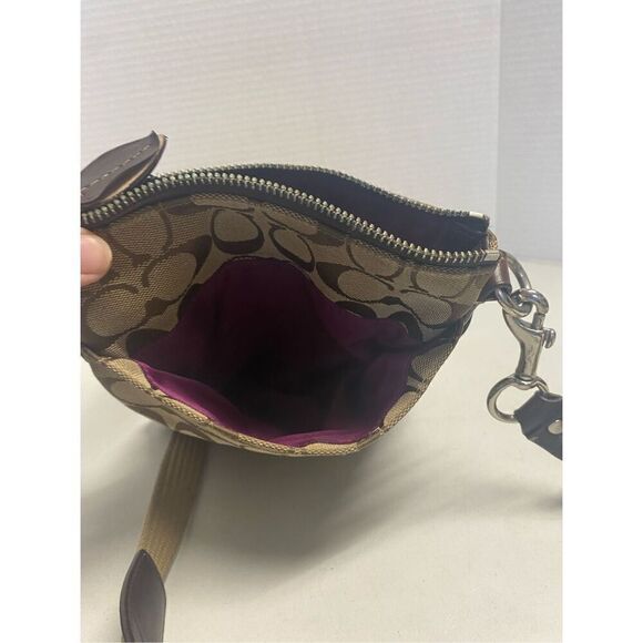 COACH Women’s Signature Logo Canvas Shoulder Crossbody Swingpack 8X7.5 - Picture 8 of 9